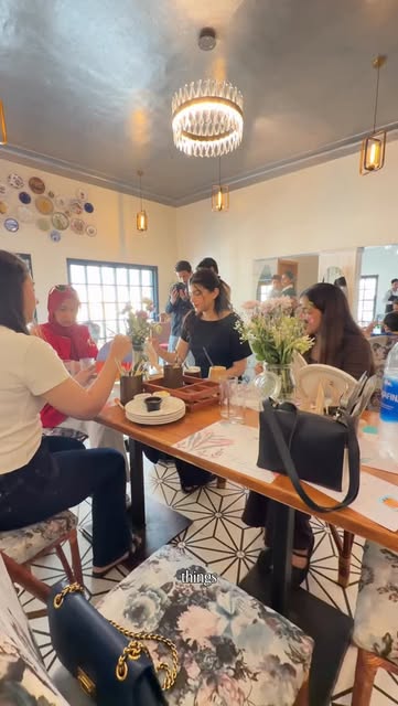 A table at Th&eacute;&acirc;tre &mdash; the caf&eacute; that grew from a bakery
